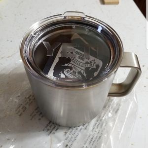 Yeti 14oz rambler mug NWT